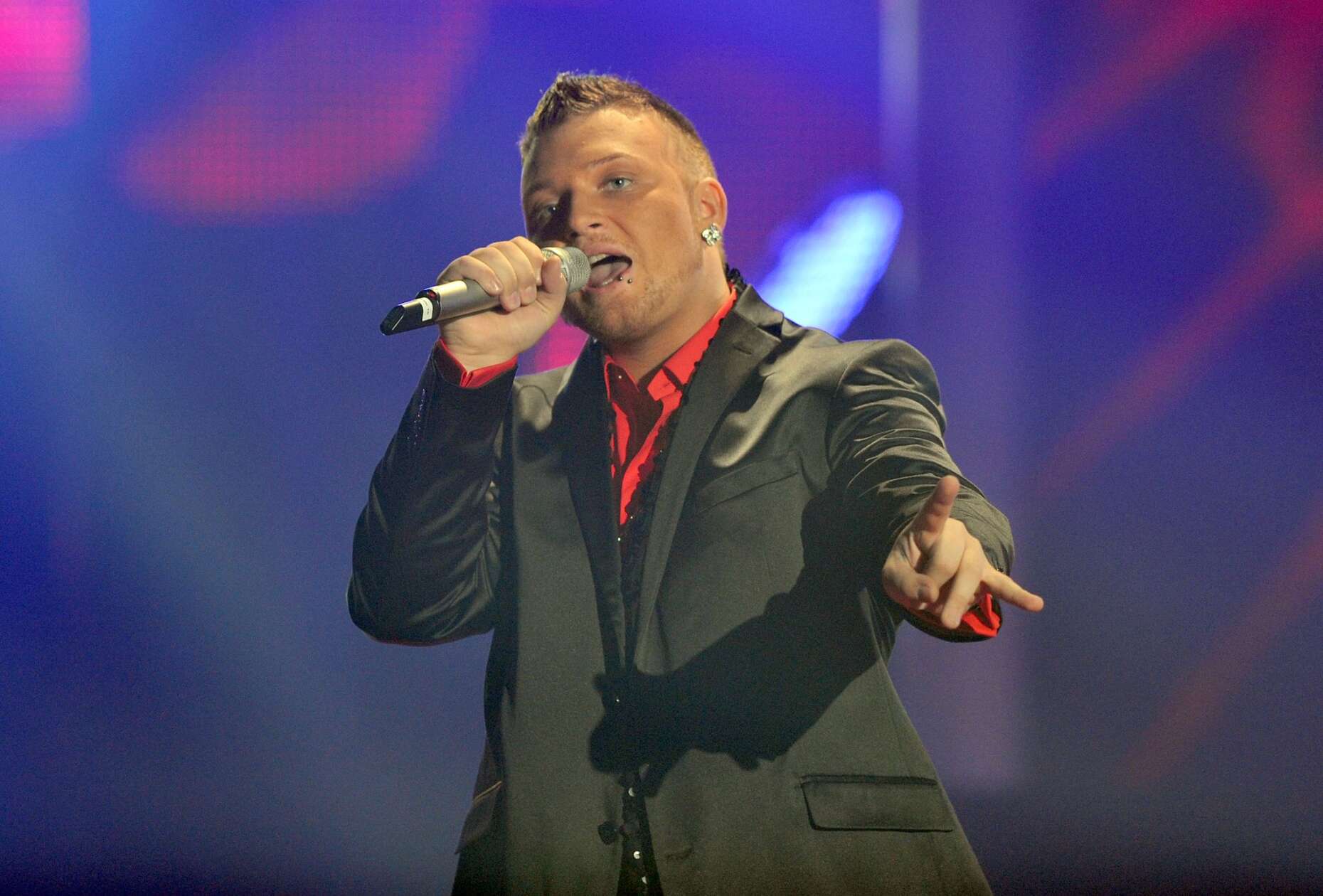 DSDS Family Saga: Jiepen Fröhlich Brings Dad Menowin Back